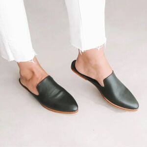 LIBERTÉ The Modern Leather Mule In Black-7